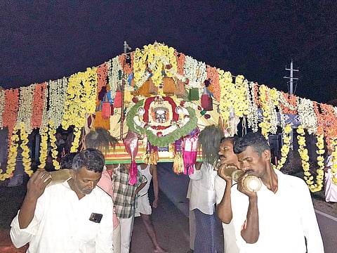 ವಿಜೃಂಭಣೆಯ ಅಡ್ಡಪಲ್ಲಕ್ಕಿ ಉತ್ಸವ