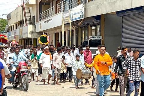 Kumbha procession at Ilakalla