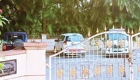 ಎಚ್.ಡಿ.ರೇವಣ್ಣ ಮನೆಗೆ ಎಸ್‌ಐಟಿ ಅಧಿಕಾರಿಗಳು ಭೇಟಿ