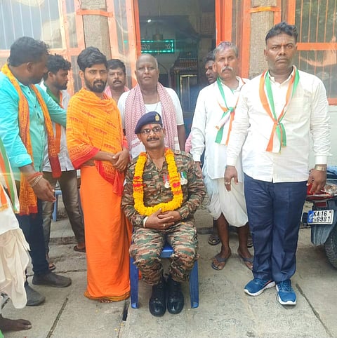 retired soldier felicitation in koppal