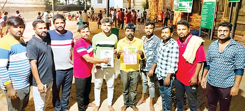 ಕುಮಾರಸ್ವಾಮಿ ಗೆಲುವಿಗೆ ತಿರುಪತಿಯಲ್ಲಿ ಪೂಜೆ