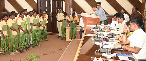 13 Dwd 4