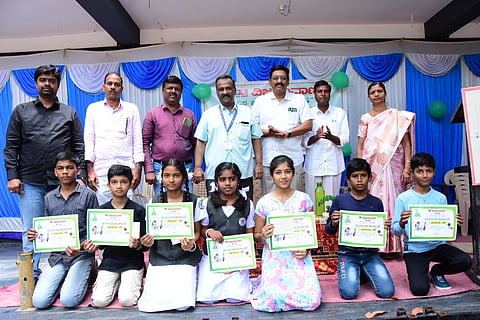 srawing compitation in koppal by vijayavani and niveditha english medium school