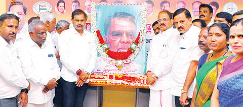 ಶ್ರೀನಿವಾಸಪ್ರಸಾದ್ ಪಕ್ಷಾತೀತ, ಜಾತ್ಯತೀತ ವ್ಯಕ್ತಿ