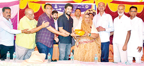 ಸಮಾಜದ ಏಳಿಗೆಗೆ ಪ್ರತಿಯೊಬ್ಬರೂ ಚಿಂತಿಸಲಿ