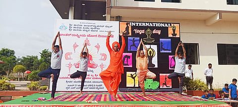 international yoga day celebration in koppal by SSIS and SSIPU college
