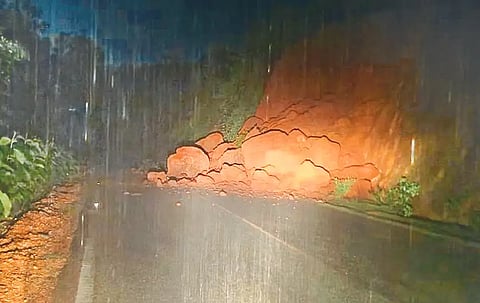 26hnr5- HILL RAIN