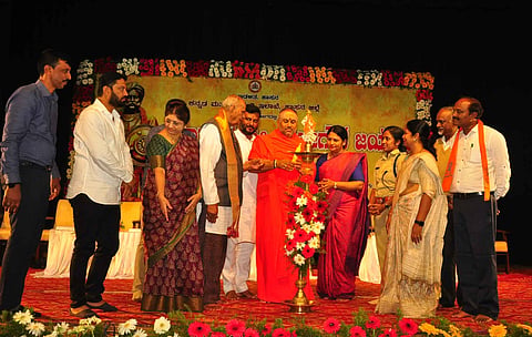 ಹಾಸನದಲ್ಲಿ ಅದ್ದೂರಿ ನಾಡಪ್ರಭು ಕೆಂಪೇಗೌಡ ಜಯಂತಿ ಉದ್ಘಾಟನೆ