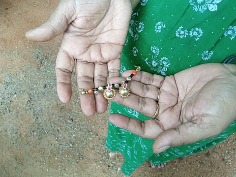 chain snatching in Koppal police women