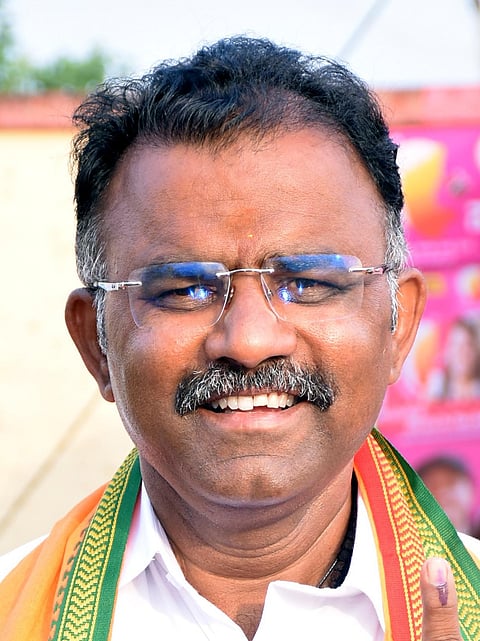 Dr Shailebder Beldale
