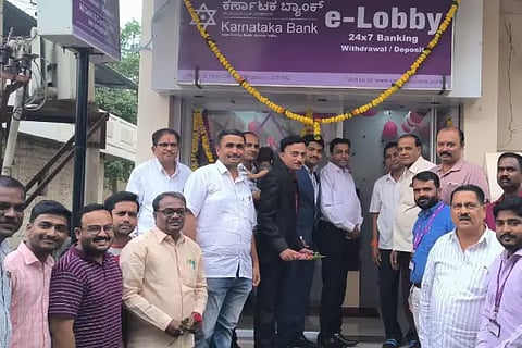 Good service helps the development of the bank