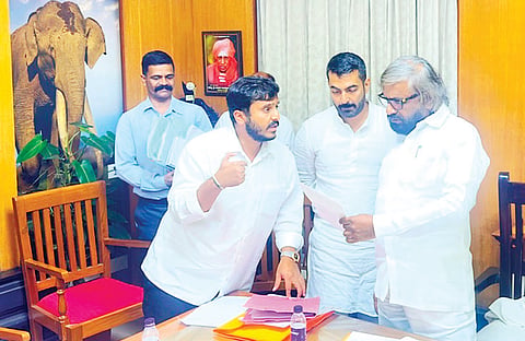 HUN-JUNE-22-2(MLA WITH FOREST MINISTER)