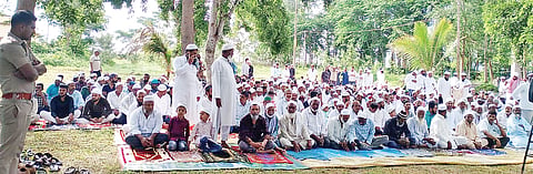 ಈದ್ಗಾ ಮೈದಾನದಲ್ಲಿ ಸಾಮೂಹಿಕ ಪ್ರಾರ್ಥನೆ
