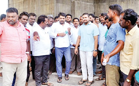 ರೈಲ್ವೆ ಲೆವೆಲ್ ಕ್ರಾಸಿಂಗ್ ಪರಿಶೀಲನೆ