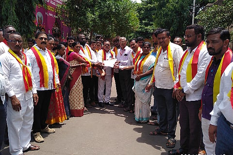 KARAVE PROTEST AGAINEST ANGANAWADI