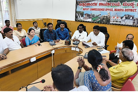 Kempegowda Jayanti pre meeting Mandya