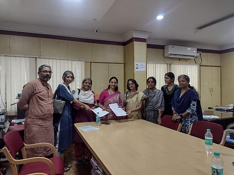 Mahila ayoga