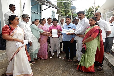 Manavi