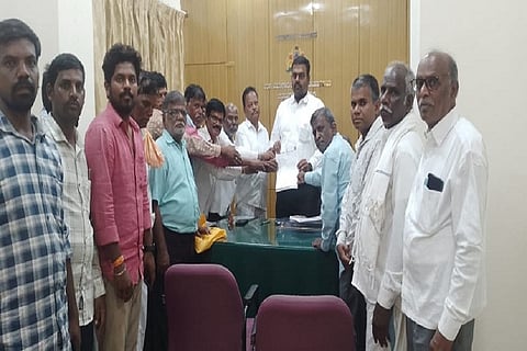 Manavi