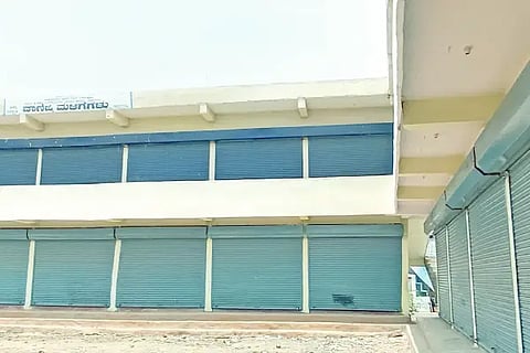 Municipal commercial shops not auctioned..!