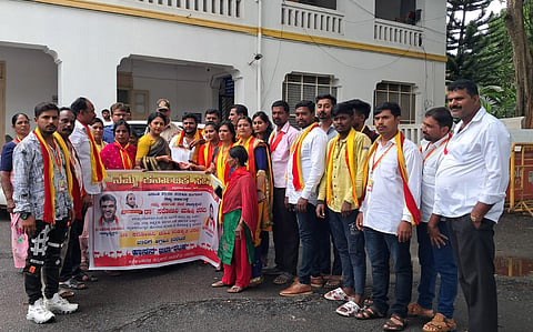 ಸರೋಜಿನಿ ಮಹಿಷಿ ಪರಿಷ್ಕೃತ ವರದಿ ಜಾರಿಗೆ ಆಗ್ರಹ:ಪ್ರತಿಭಟನೆ