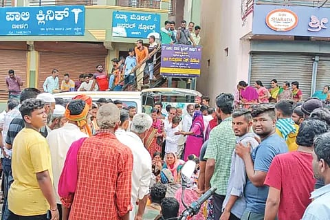 Protest in front of the clinic