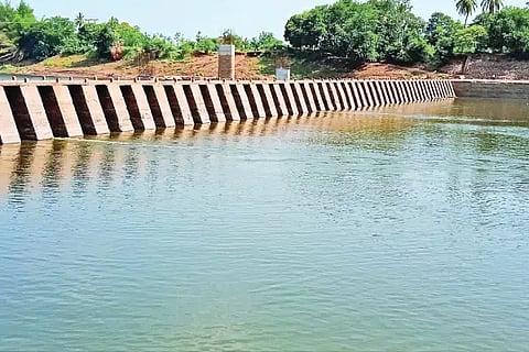 Rabakavi is the water that flows into the Krishna river bridge at Mahishwadi