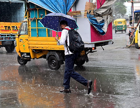 Raghu_13_Rain_@_JC_Road-3