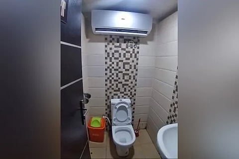 Toilet Ac