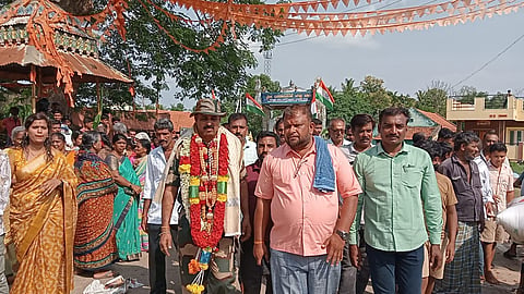 Tribute to Retired Soldier Mandya