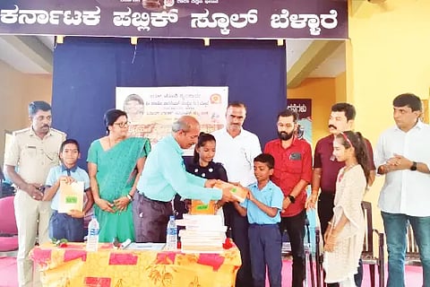 ಬೆಳ್ಳಾರೆಯ ಕೆಪಿಎಸ್ ಶಾಲಾ ಮಕ್ಕಳಿಗೆ ಉಚಿತ ಪುಸ್ತಕ ವಿತರಣೆ ನಡೆಯಿತು.