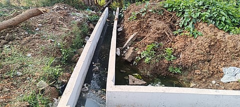 ನಾಗಯ್ಯರೆಡ್ಡಿ ಬಡಾವಣೆಯಲ್ಲಿ ಕಟ್ಟಿಕೊಂಡಿರುವ ಚರಂಡಿ