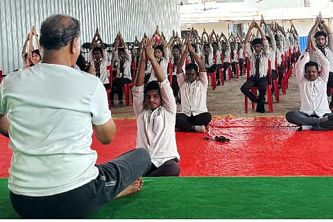 yoga mahesh college