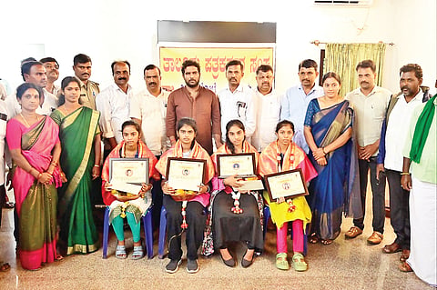 ಸಮಾಜದ ಅಂಕುಡೊಂಕು ಅರಿಯಲು ಪತ್ರಿಕೆ ಸಹಕಾರಿ