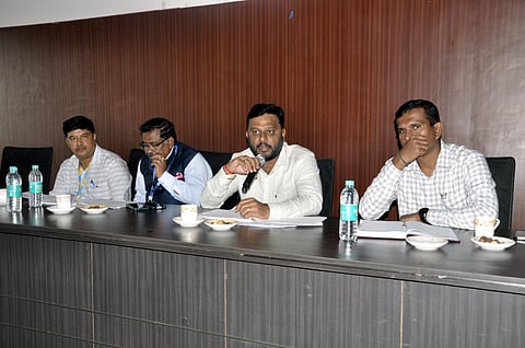 ನಗರದಲ್ಲಿ ಡೆಂಘೆ ಪ್ರಕರಣ ಹೆಚ್ಚಳ ಶಾಸಕ ಎಚ್.ಪಿ.ಸ್ವರೂಪ ಅಧಿಕಾರಿಗಳ ಸಭೆ