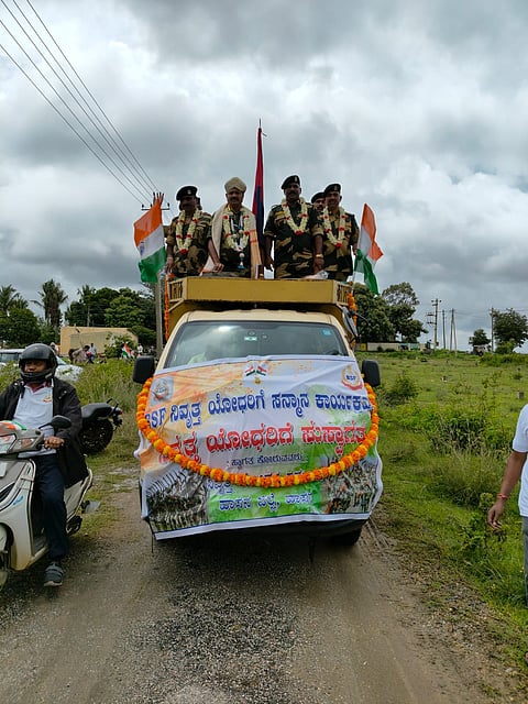 ನಿವೃತ್ತಿಗೊಂಡ ಯೋಧರಿಗೆ ನಗರದಲ್ಲಿ ಅದ್ಧೂರಿ ಸ್ವಾಗತ