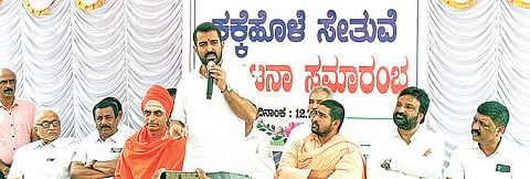 ಅಭಿವೃದ್ಧಿ ಹೆಸರಿನಲ್ಲಿ ರಾಜಕೀಯ ಮಾಡದಿರಿ
