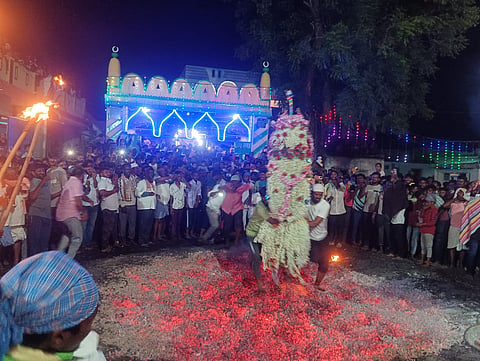 15 ಗುರುಗುಂಟಾ ಫೋಟೋ 02 ಕ್ಯಾಪ್ಸನ್