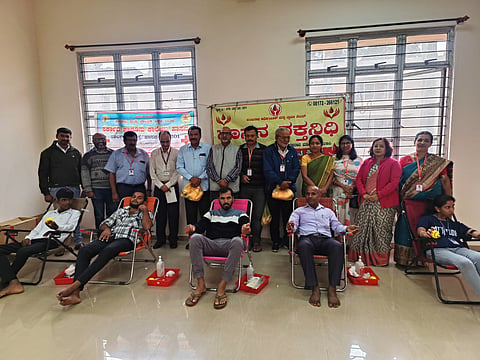 ರಕ್ತದಾನಕ್ಕೆ ಯುವ ಜನತೆ ಮುಂದಾಗಲಿ:ಹಿಮ್ಸ್ ನಿರ್ದೇಶಕ ಡಾ. ಬಿ. ರಾಜಣ್ಣ ಕರೆ