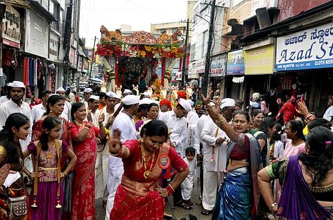 53ನೇ ಪ್ರಥಮ ಏಕಾದಶಿ ದಿಂಡಿ ಮಹೋತ್ಸ:ಅದ್ದೂರಿ ಮೆರವಣಿಗೆ