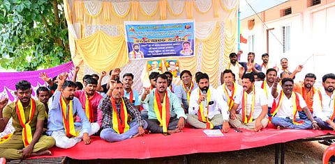 karave protest in koppal RTO transfer