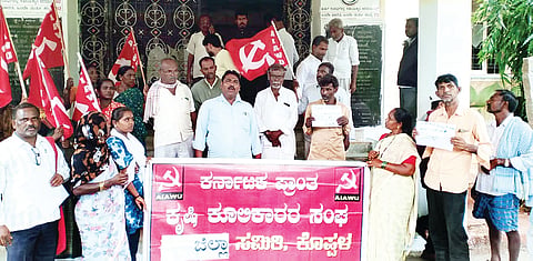 central budjet koppal protest