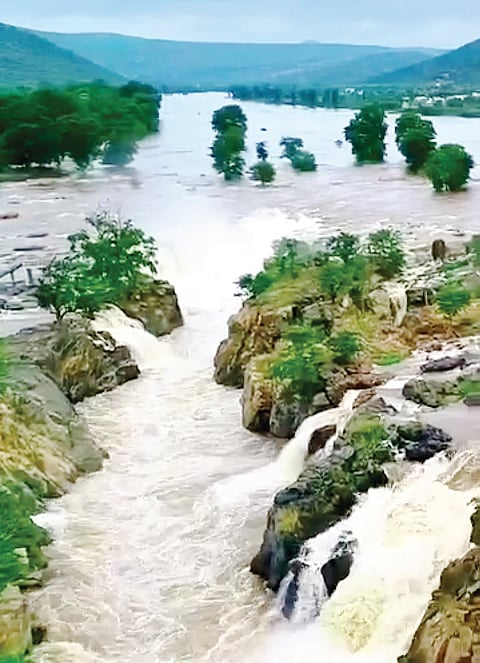 28 HANUR 2