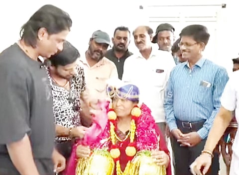 ರಾಜಮ್ಮಗೆ ದುನಿಯಾ ವಿಜಿಯಿಂದ ಸನ್ಮಾನ