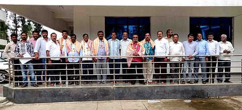 ಆರು ಜನ ನಿವೃತ್ತ ಸರ್ಕಾರಿ ವಾಹನ ಚಾಲಕರಿಗೆ ಸನ್ಮಾನ