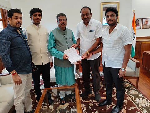 mp koppal rajashekhar hitnal memorandum submission central minister