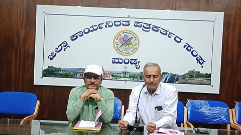 Award ceremony press conference Mandya