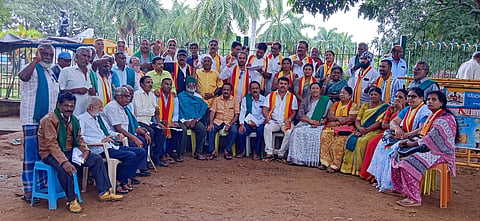 District Farmer Welfare Committee protest Mandya