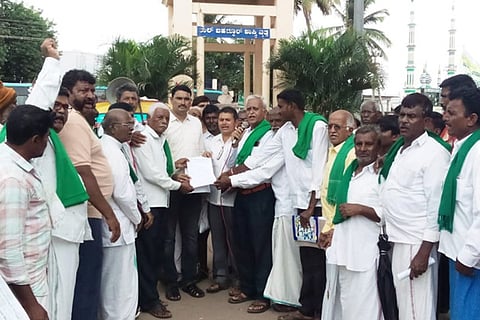 Hadagali Protest for Power