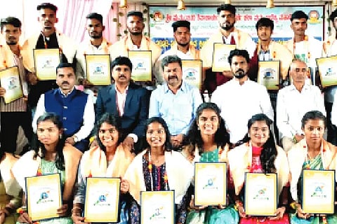 Honnali, education, wealth,